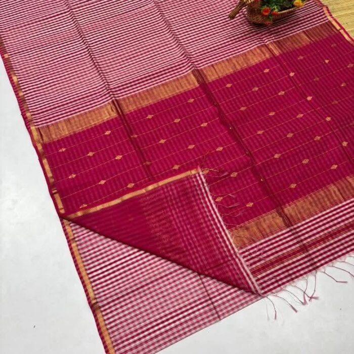 Maheshwari handloom cotton with small golden jari border and big checks